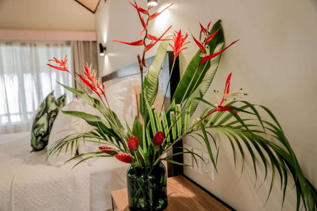 Tai Roto Bay Hotel Arutanga Luaran gambar